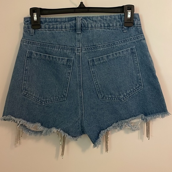 Le Lis Women’s distressed denim shorts with rhinestone tassels, raw hem. Size S - Picture 4 of 4